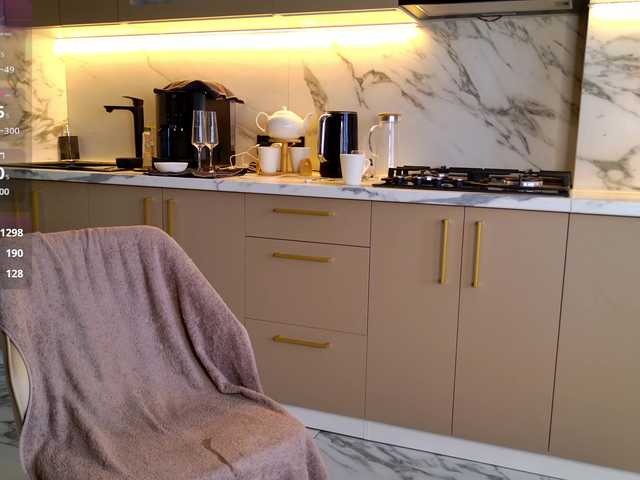 SEXPARAA's BongaCams show and profile