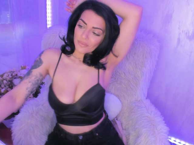 ElisaBaxter's BongaCams show and profile