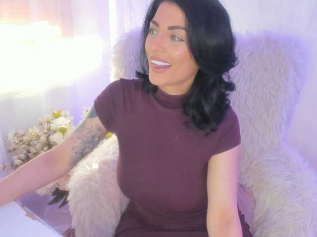 ElisaBaxter Live Cam on BongaCams