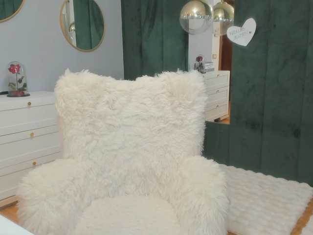 ElisaBaxter from BongaCams