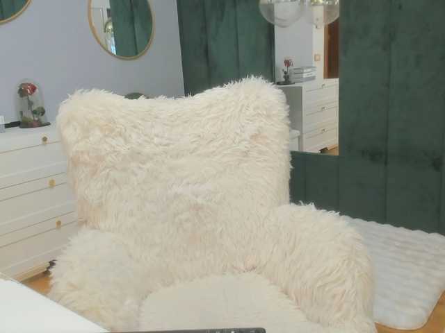 ElisaBaxter's BongaCams show and profile