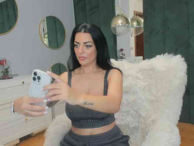 ElisaBaxter webcam