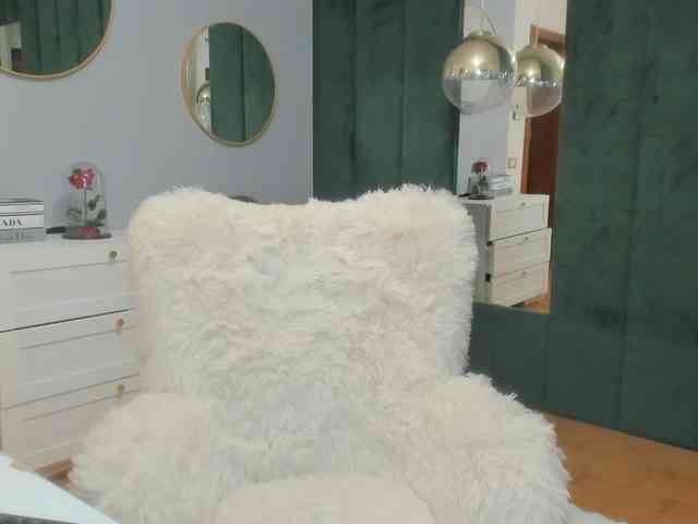 ElisaBaxter webcam