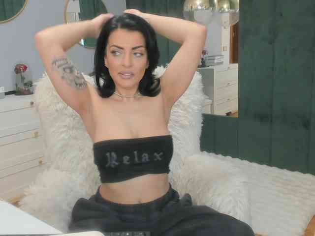 ElisaBaxter Live Webcam on BongaCams