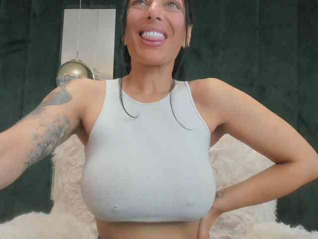 ElisaBaxter webcam