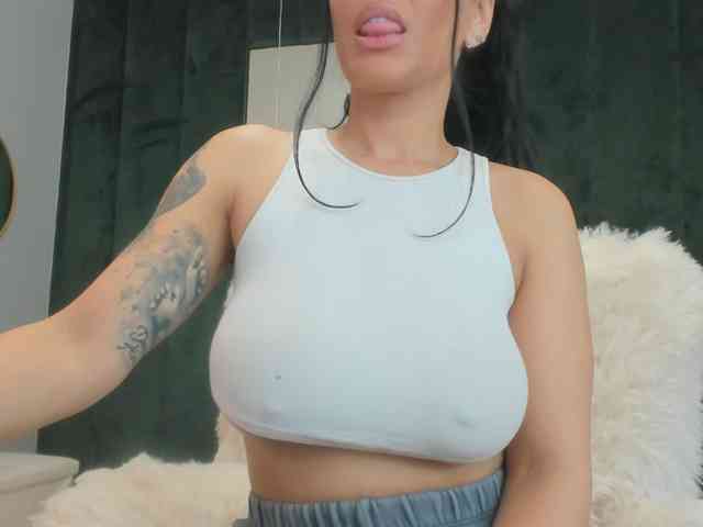 ElisaBaxter webcam