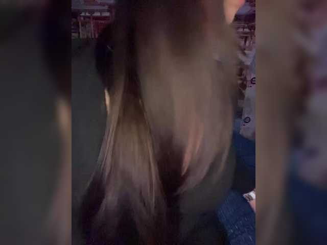 Sweetie-Kris's BongaCams show and profile