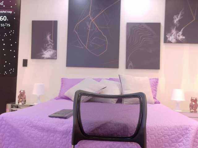 ValentinaaMil's BongaCams show and profile