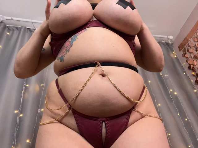 Dibellass's BongaCams show and profile