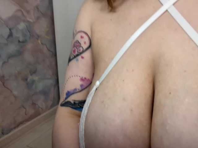 Dibellass's BongaCams show and profile