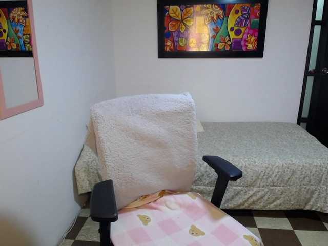 sofi-52's BongaCams show and profile