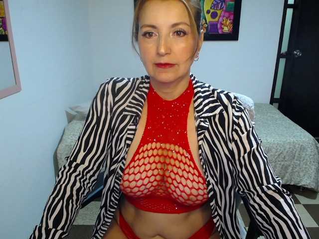 sofi-52's BongaCams show and profile