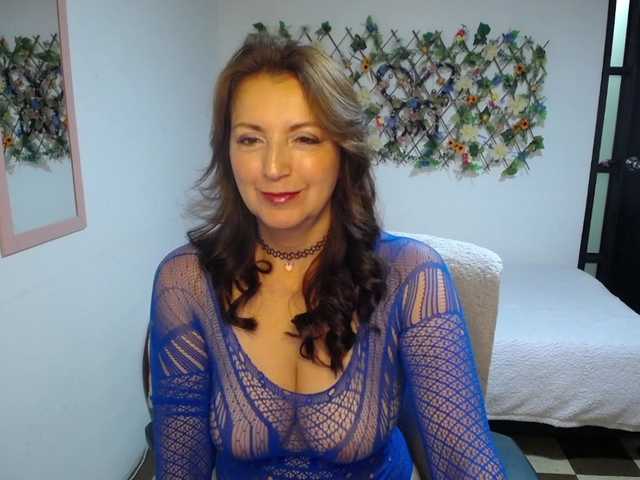 sofi-52's BongaCams show and profile