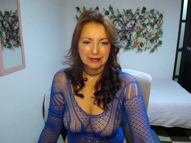 sofi-52's BongaCams show and profile