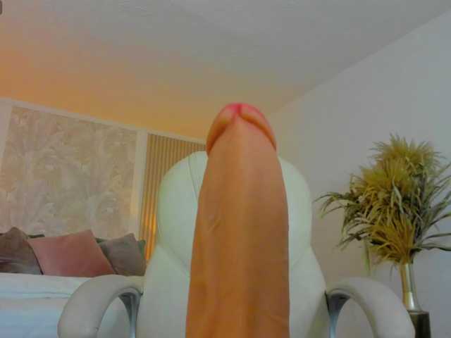 sarah-stonne's BongaCams show and profile