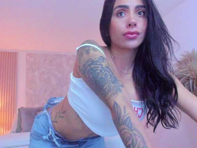 sarah-stonne's BongaCams show and profile