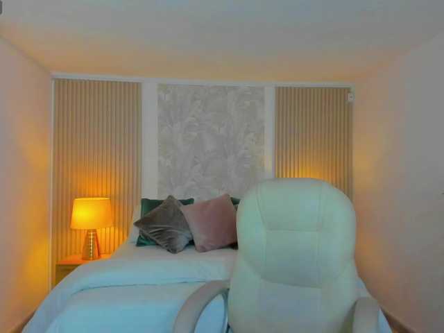 sarah-stonne's BongaCams show and profile