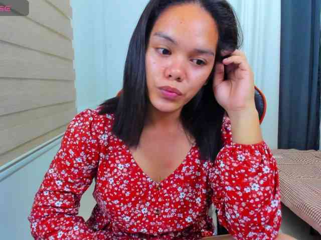 caroline-east Live Webcam on BongaCams