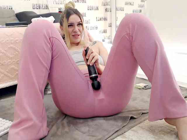 sweetdaiana23 webcam