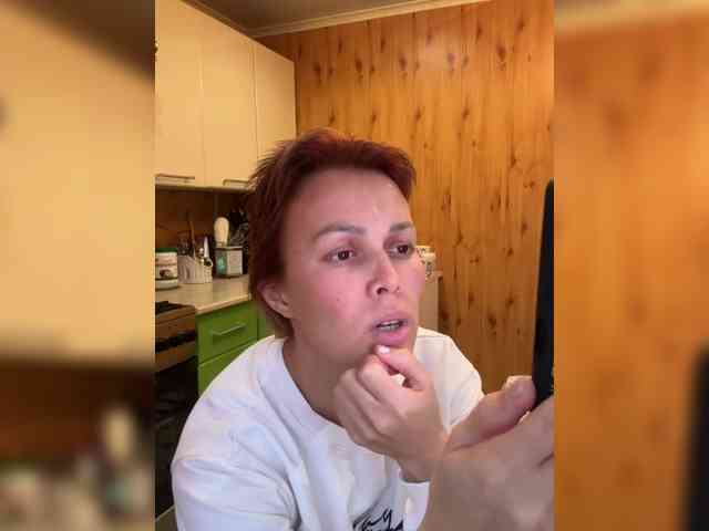 vik77777A webcam
