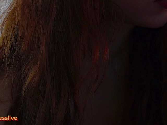 Greedy-Kim5's BongaCams show and profile