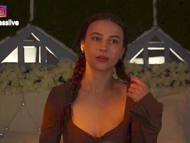 Greedy-Kim5's BongaCams show and profile