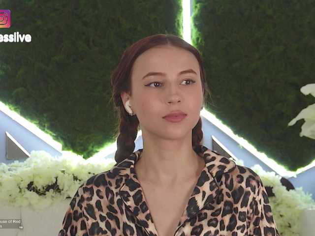 Greedy-Kim5's BongaCams show and profile