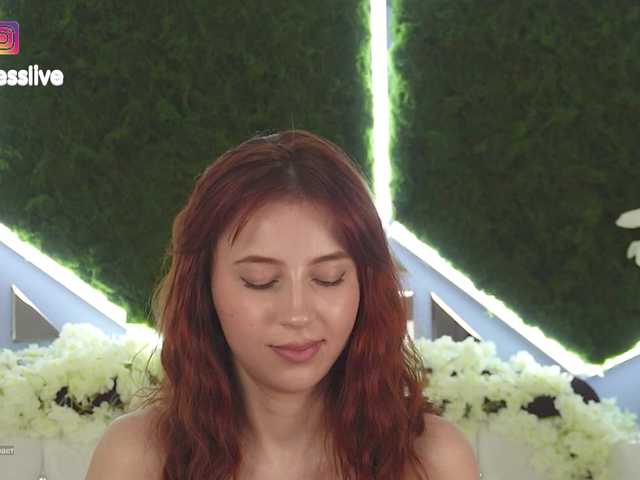 Greedy-Kim5's BongaCams show and profile