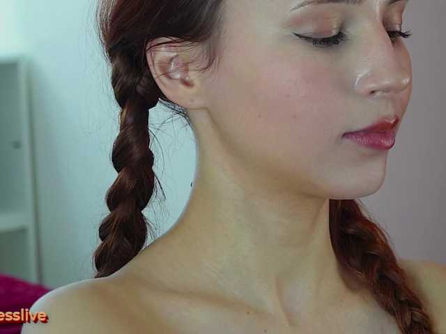 Greedy-Kim5's BongaCams show and profile