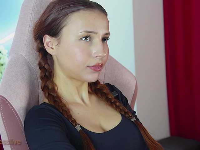 Greedy-Kim5's BongaCams show and profile