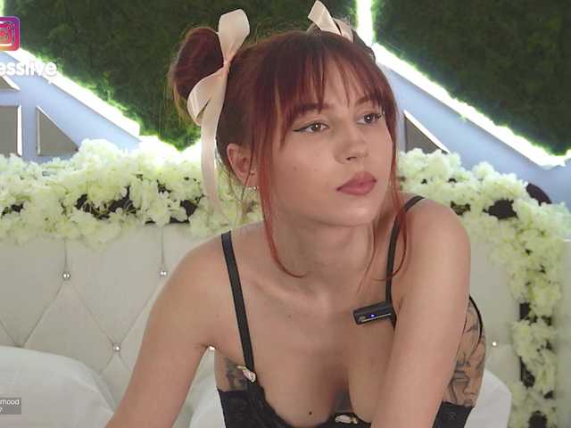 Greedy-Kim5's BongaCams show and profile