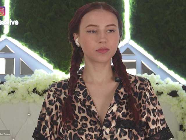 Greedy-Kim5's BongaCams show and profile