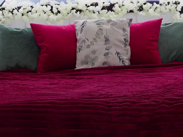 Greedy-Kim5's BongaCams show and profile