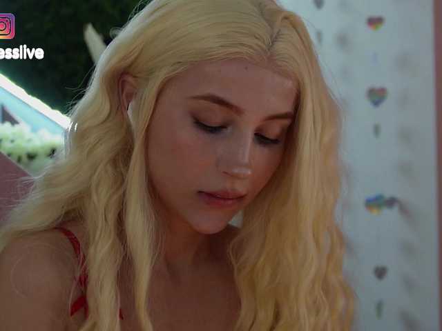 Greedy-Kim5's BongaCams show and profile