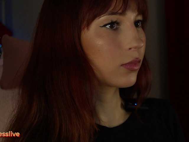 Greedy-Kim5's BongaCams show and profile