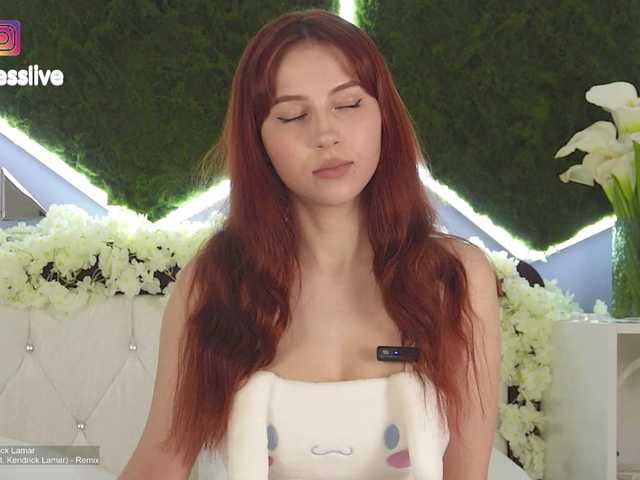 Greedy-Kim5's BongaCams show and profile