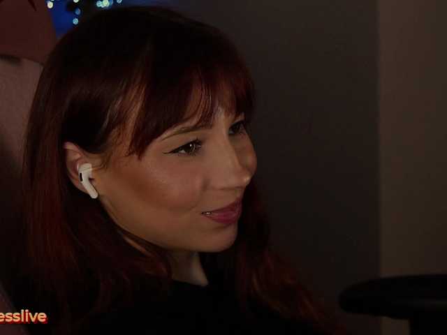 Greedy-Kim5's BongaCams show and profile