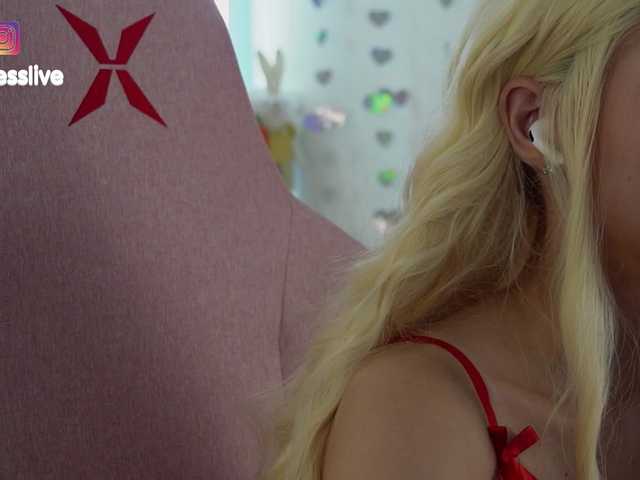 Greedy-Kim5's BongaCams show and profile