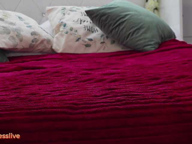 Greedy-Kim5's BongaCams show and profile