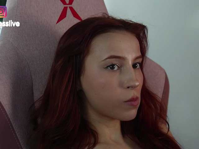 Greedy-Kim5's BongaCams show and profile