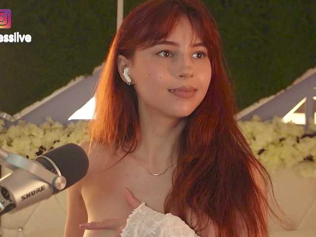 Greedy-Kim5's BongaCams show and profile