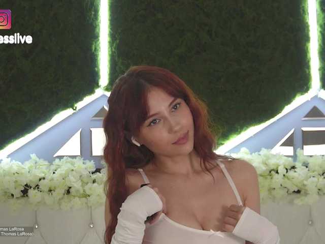 Greedy-Kim5's BongaCams show and profile