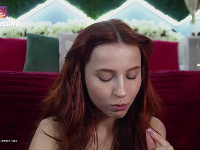 Greedy-Kim5's BongaCams show and profile