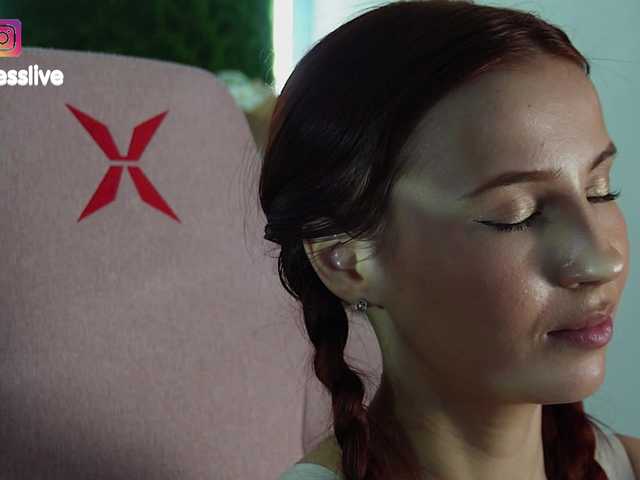 Greedy-Kim5's BongaCams show and profile