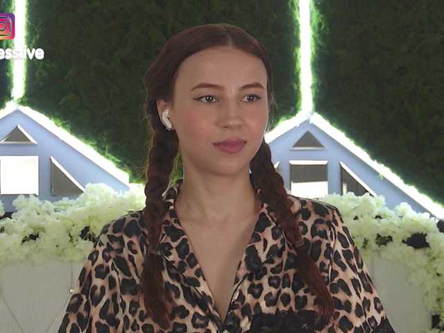 Greedy-Kim5's BongaCams show and profile