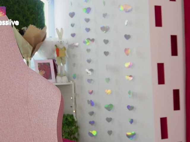 Greedy-Kim5's BongaCams show and profile