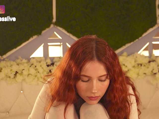 Greedy-Kim5's BongaCams show and profile