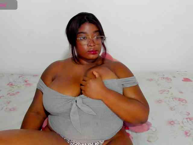 NinaaGrey webcam