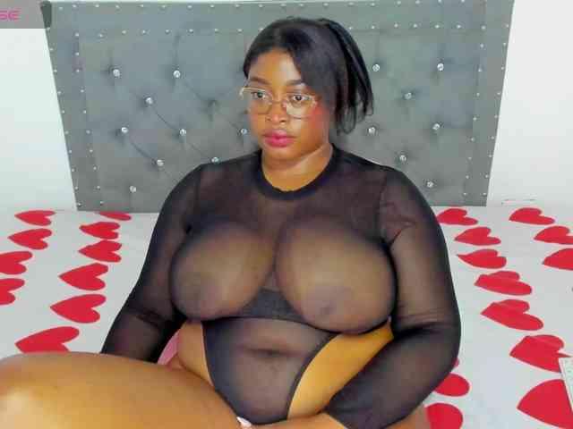 NinaaGrey webcam