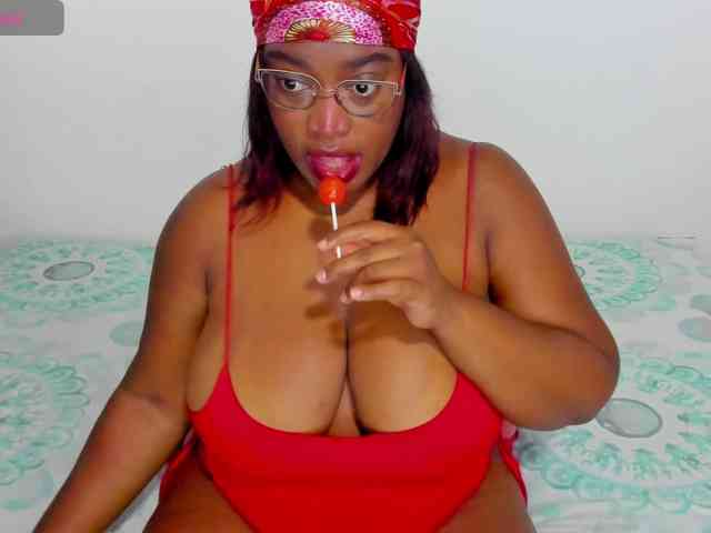 NinaaGrey webcam